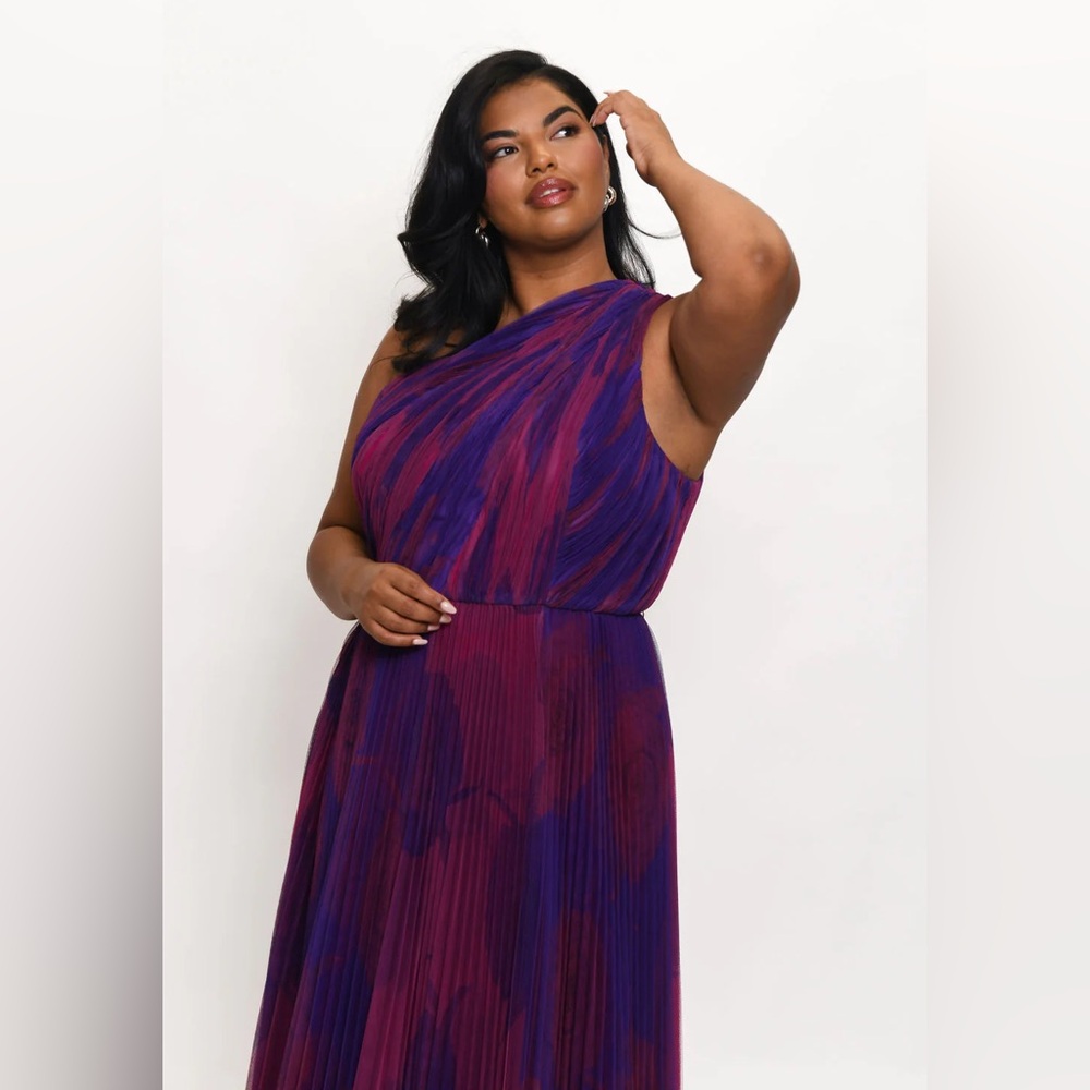 Hutch Tarina One-Shoulder Maxi Gown - Picture 8 of 11